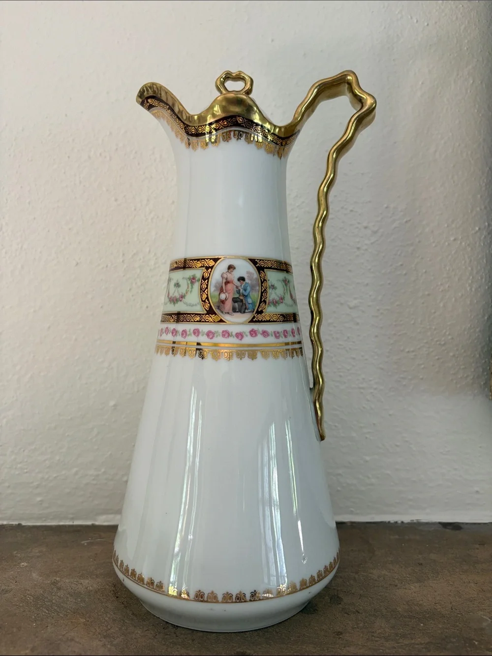 1895 Hohenzollern Chocolate Pot with lid.